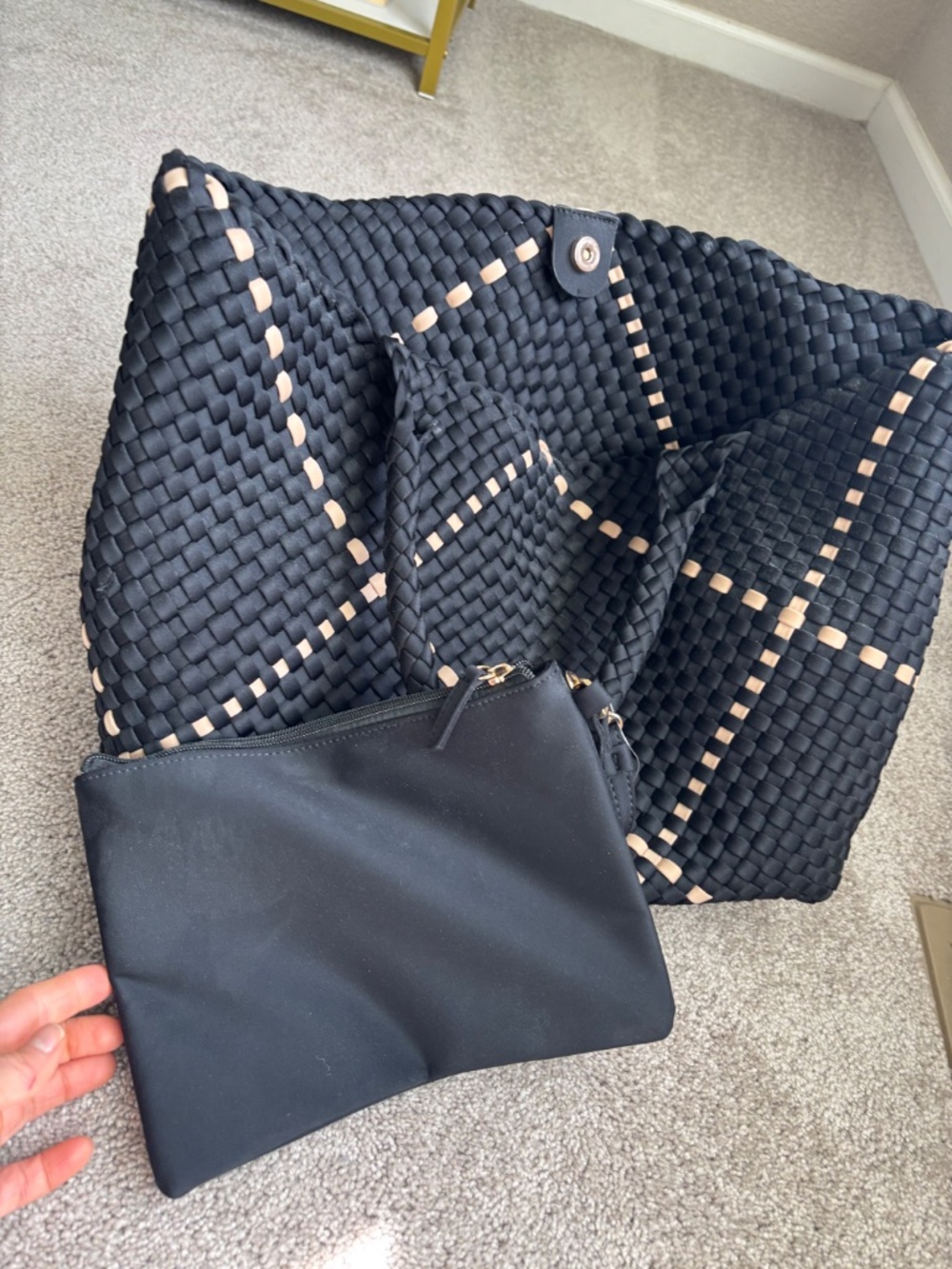 Black and tan woven summer tote with mini bag inside - Picture 5 of 6